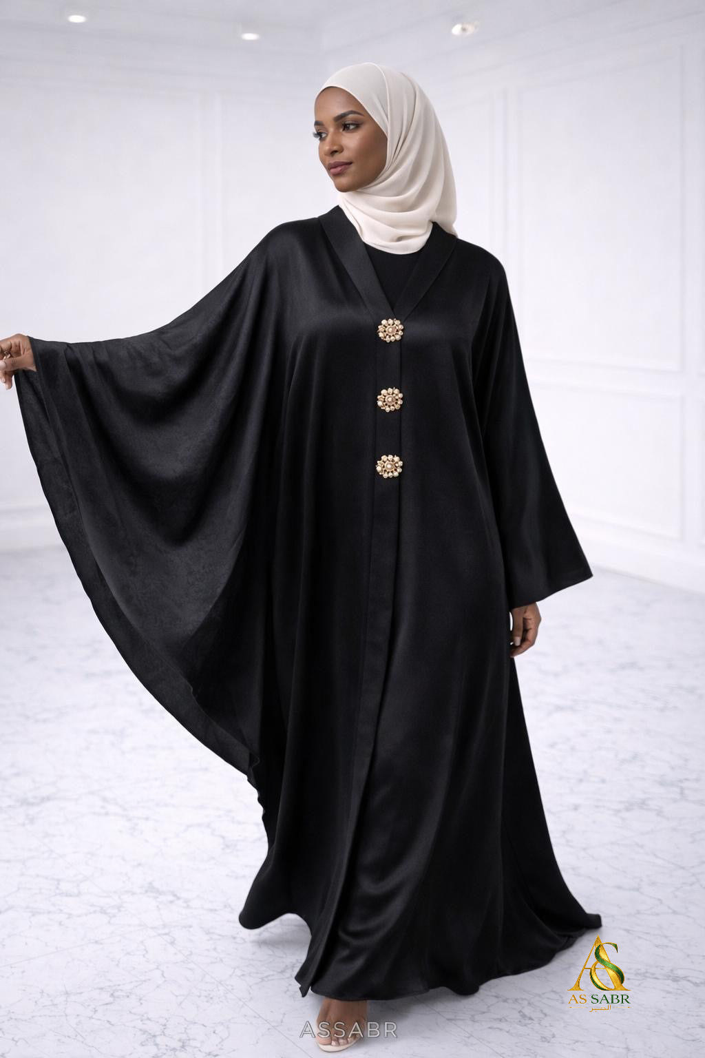 ABAYA PAPILLON AVEC BOUTON DORÉE