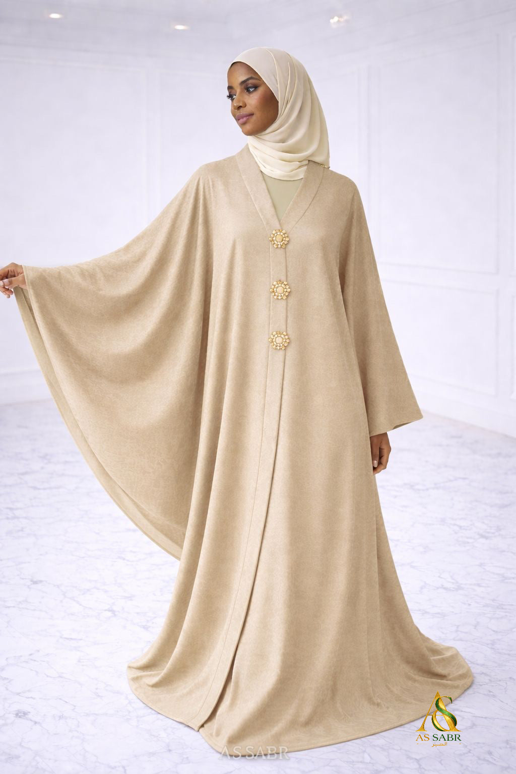 ABAYA PAPILLON AVEC BOUTON DORÉE